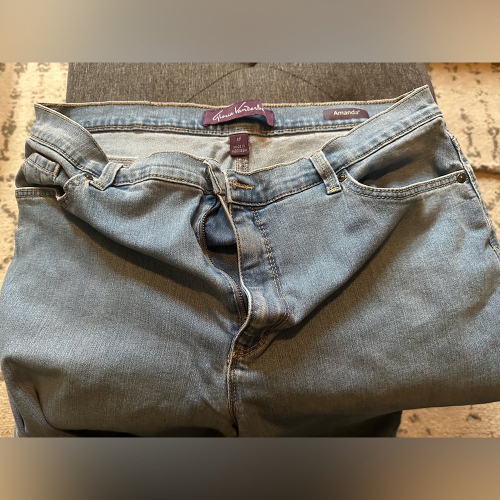 Gloria Vanderbilt women’s Amanda jeans